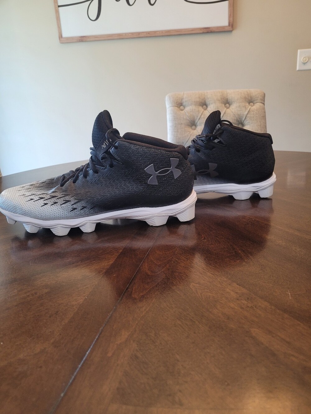 Under Armour Black and White Men's Athletic Cleats Size 13